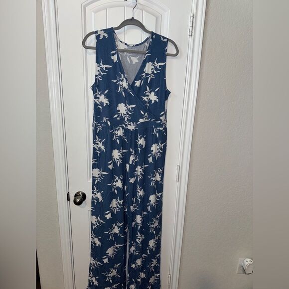 41 Hawthorn Blue and White Patterned Top - Picture 1 of 6